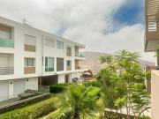 Luxurious Apartment With Pool