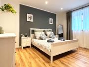 COZEE - Air-Conditioned Apartment with Netflix