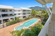 Resort Pool 2-Bedroom Apartment with Parking & Wi-Fi near Cairns CBD