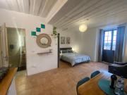 Casa lovits - Cozy One-Bedroom Apartment with Modern Comforts