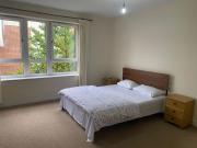 Langham Lake House Milton Keynes - ideal for couples, solo travellers, families