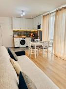 Charming, Sunny & Brand new flat