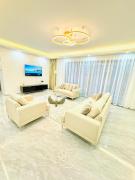 High end spacious four bedrooms apartment