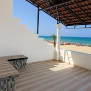 Blue View Rooftop - Gammarth , Pieds dans leau, Terrasse panoramique face à la mer