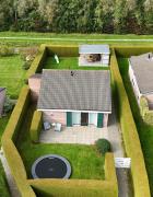 Knusse bungalow met omheinde tuin met veranda
