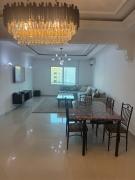 Ruim familieappartement met zeezicht in hart van Tanger