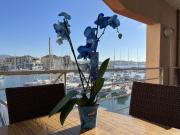 Cap Hermes 200 residence avec piscine et vue port