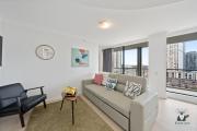 KozyGuru | Sydney CBD | Modern 2-Bedroom Apt