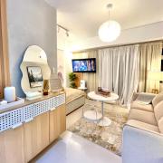 Nephele Suite 2600 Cozy Baguio Staycation Glass Balcony View Condo