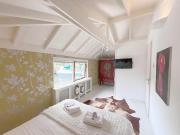 Bed and breakfast private accommodation at Amsterdam Houseboat