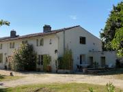 Gite avec piscine et grand jardin