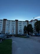 54m2 10min walk to train station 15mins train to airport and 25mins train to centre