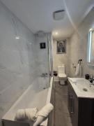 Cotswold Escape 15 - City Centre Cotswold Escape 15 - City Centre