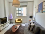 HR.165 - Apartamento com uma suíte para alugar em Copacabana, com piscina vista mar no terraço