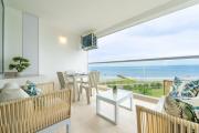 CB Lujoso Apartasuit -Vista al mar-linda piscina-cerca al Aeropuerto