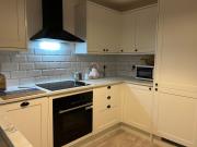 Warrington House - Sleeps 6 - WiFi - Free Parking - Contractor Friendly