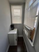 Roslyn Room 2 Private Entrance and Bathroom