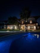 Carandaí a poucos passos do mar