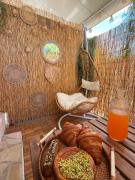 Chambre simple avec terrasse privée - Proche tram et centre - Cuisine et Salle de bain en partage