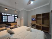 Zuccaro Studio 1 - Proximo a USC e 300metros do acesso a Rod Marechal Rondon - espaço completo com cozinha - smart TV - bancada para estudo - mercadinho autônomo e facilidade com self check-in