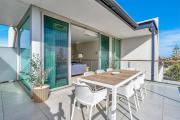 Top Henley Beach South