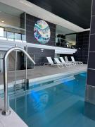 Luxury Apartment - Benidorm Beach - Sea Views, Pool & Terrace