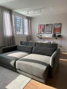 Loft Confortável + sofá cama | Cons. EUA e EzTower