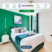 Vibrant Hub Apartment in City Centre with Free Parking, Balcony, Fast WiFi and 55 Smart TV by Yoko Property