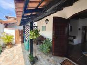 Excelente casa com garagem no centro de Búzios!