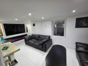 Stylish 6-Bedroom House, Town Centre, Sleeps 14, With Garden