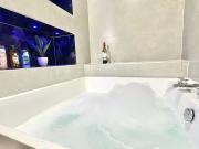 The Board Games Apartments - Brought to you by Coastline Retreats - Themed town centre apartmentsWITH LUXURY 2 PERSON JACUZZI BATHS - 5 mins walk to the beach, Netflix, Superfast Wifi