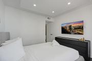 Miami Beach Paradise 4BR Stylish condo with Resort Perks 1007