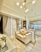 Deluxe Cozy Room Near BGC & Ortigas with Balcony & City View