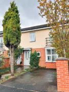 BrumStay - 4 Bedrooms TownHouse sleeps 6 with Driveway Parking and Garden