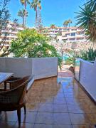 Appartamento Parque Albatros vista piscina e mare