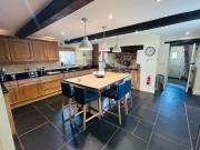 Bailey Glace Farmhouse Monmouth