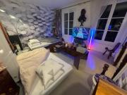 Shared room for 1 male traveler under 30s, -30ans