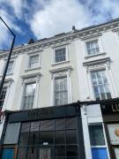 Peaceful duplex apartment with patio in Central London