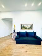 Lovely 3BR Apartment Near Atzgersdorf Park, 11Min Walk