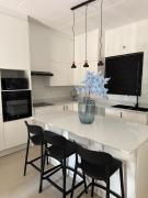 Morden Apartment in the heart of the city!