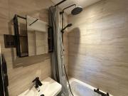 Large room private bath NW London Harrow