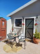 Stylish Studio in Tableview Stay