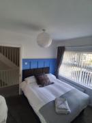 3 Bed Home sleeps 6 in Heart of Cardiff Free Parking