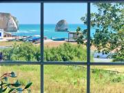 3 Bed in Freshwater 66583