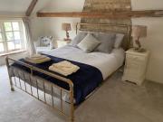 Boutique 2 bedroom cottage - North Norfolk coast