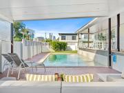 The Chill House - Heated Pool - Entertainment Area