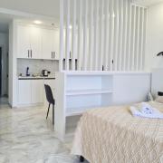 Modern Studio 1822 by the Boulevard with Balcony Kitchen Wi-Fi