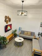 Cozy 2BR Apartment with Balcony and Mountain View - Logans Transient Apartment 1