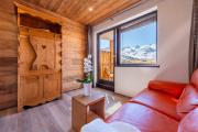 Cosy Apartment In Heart of Val Thorens Ski In-Out with WiFi