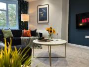 The Aviary - Lower - Spacious 3 bed Apartment